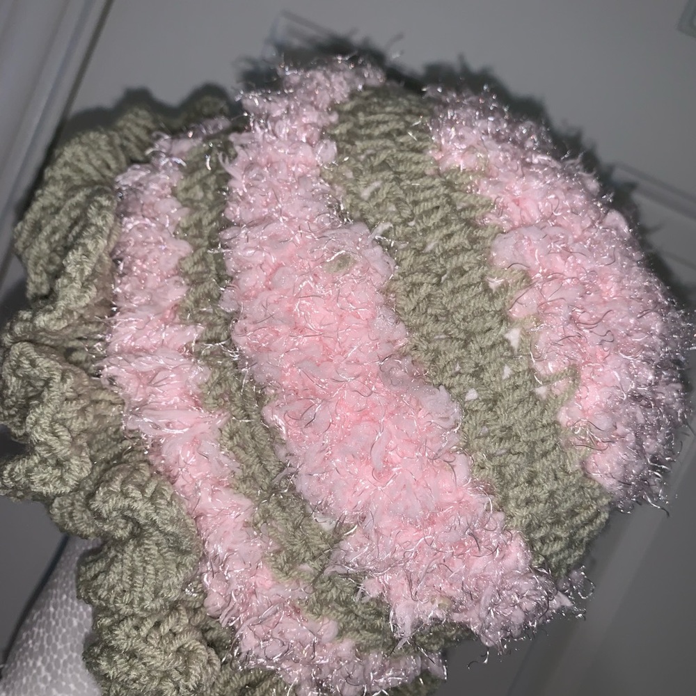 Handmade Crochet Rufflehat - Picture 2 of 4